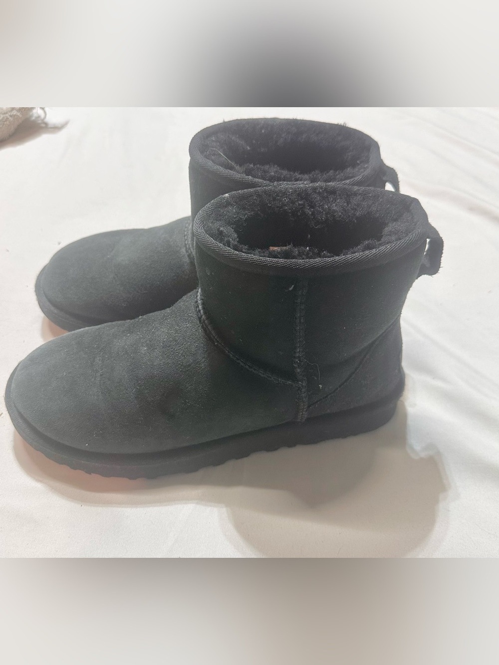 Women’s UGG short boots